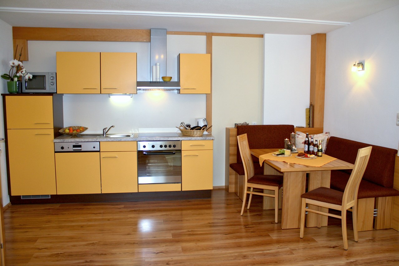 Gästehaus Bichler Zimmerkategorien Appartment Dorf 