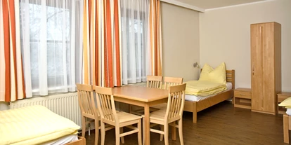 Pensionen - Steinbach an der Steyr - Pension "Zu Hause auf Zeit GmbH" + 5 Wohnungen + 1 Haus mit 5 Doppelzimmer