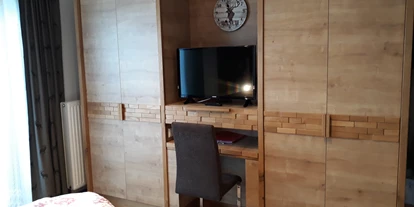 Pensionen - Parkplatz: kostenlos bei der Pension - Leogang - Extrazimmer zu Wohnung "Talblick" - Bio-Bauernhof Reitmayrgut