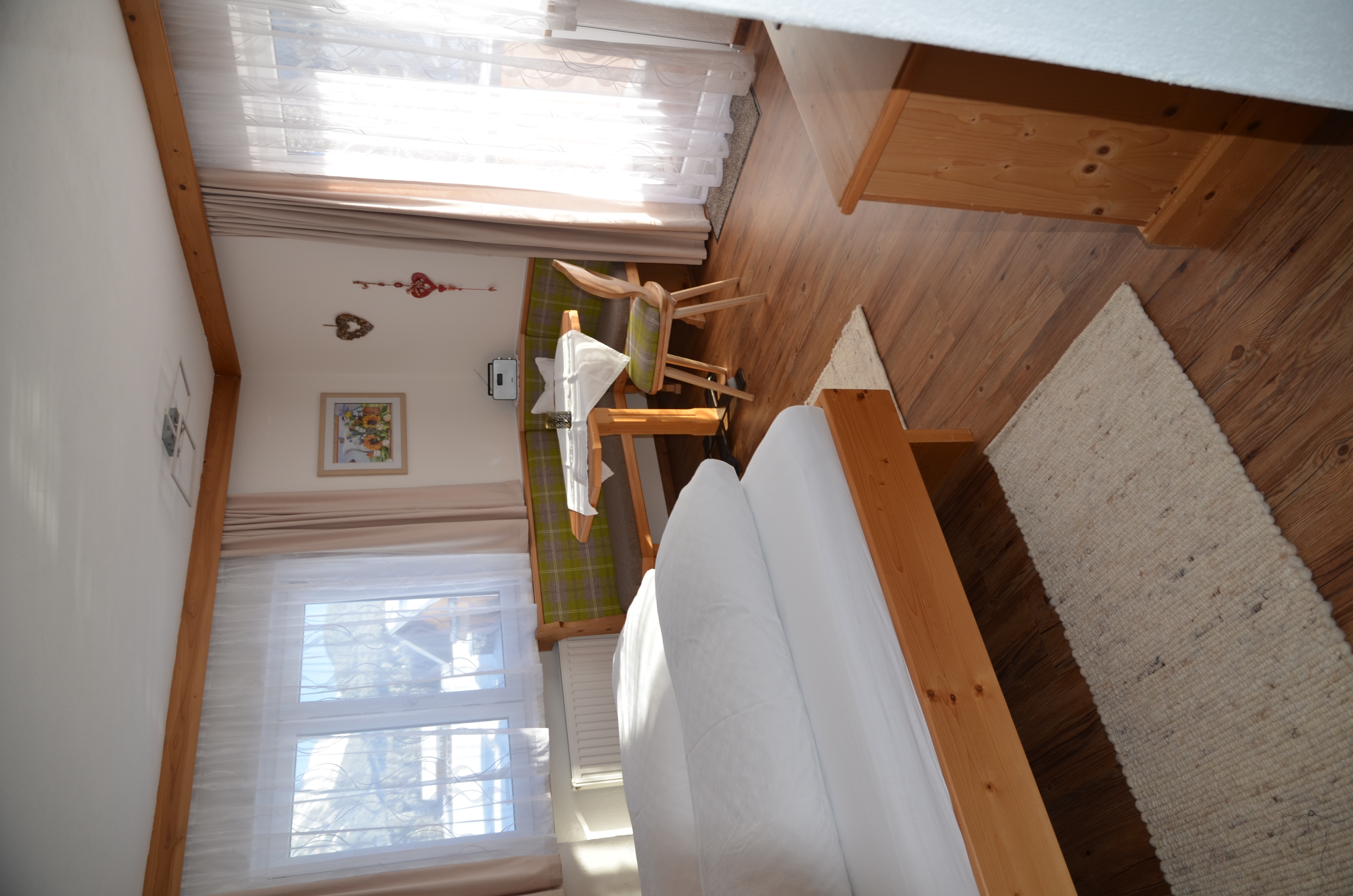 Pensionen - Parkplatz: kostenlos bei der Pension - Mittenwald - Apartmenthaus Bader