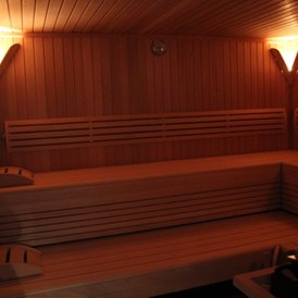 Frühstückspension: Sauna, Infrarotkabiene, Ruheraum, Heubett und ein kleiner Whirlpool im Freien lassen den Tag schön ausklingen - Ferienhaus Zillertal