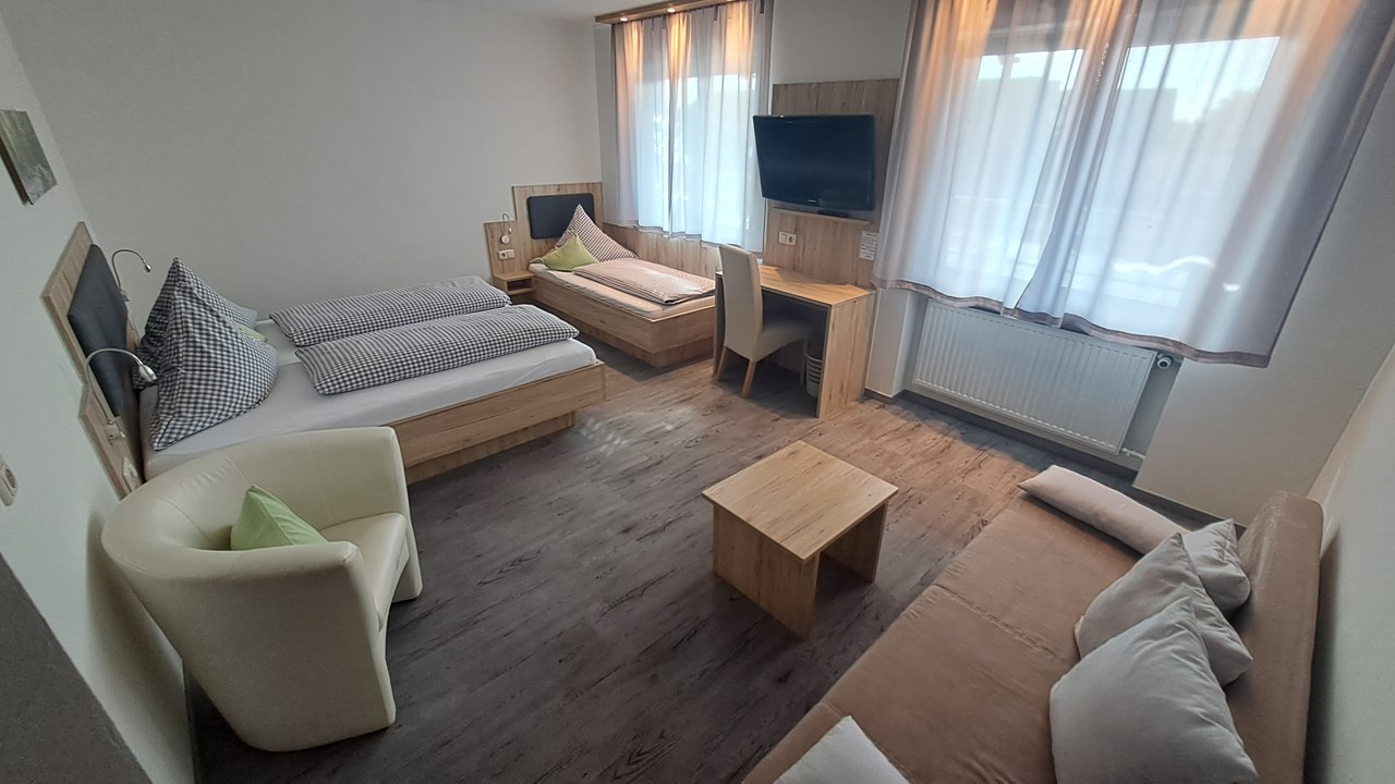 Pension Karin Zimmerkategorien Dreibettzimmer