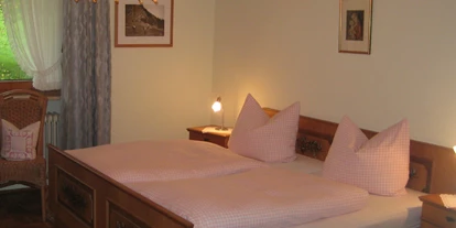 Pensionen - Region Chiemsee - Schlafzimmer Ferienwohnung Nr. 1 - Demelhof