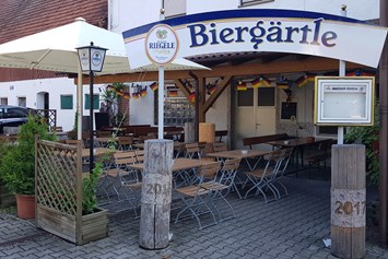 Frühstückspension: Biergarten - Gasthof Magg