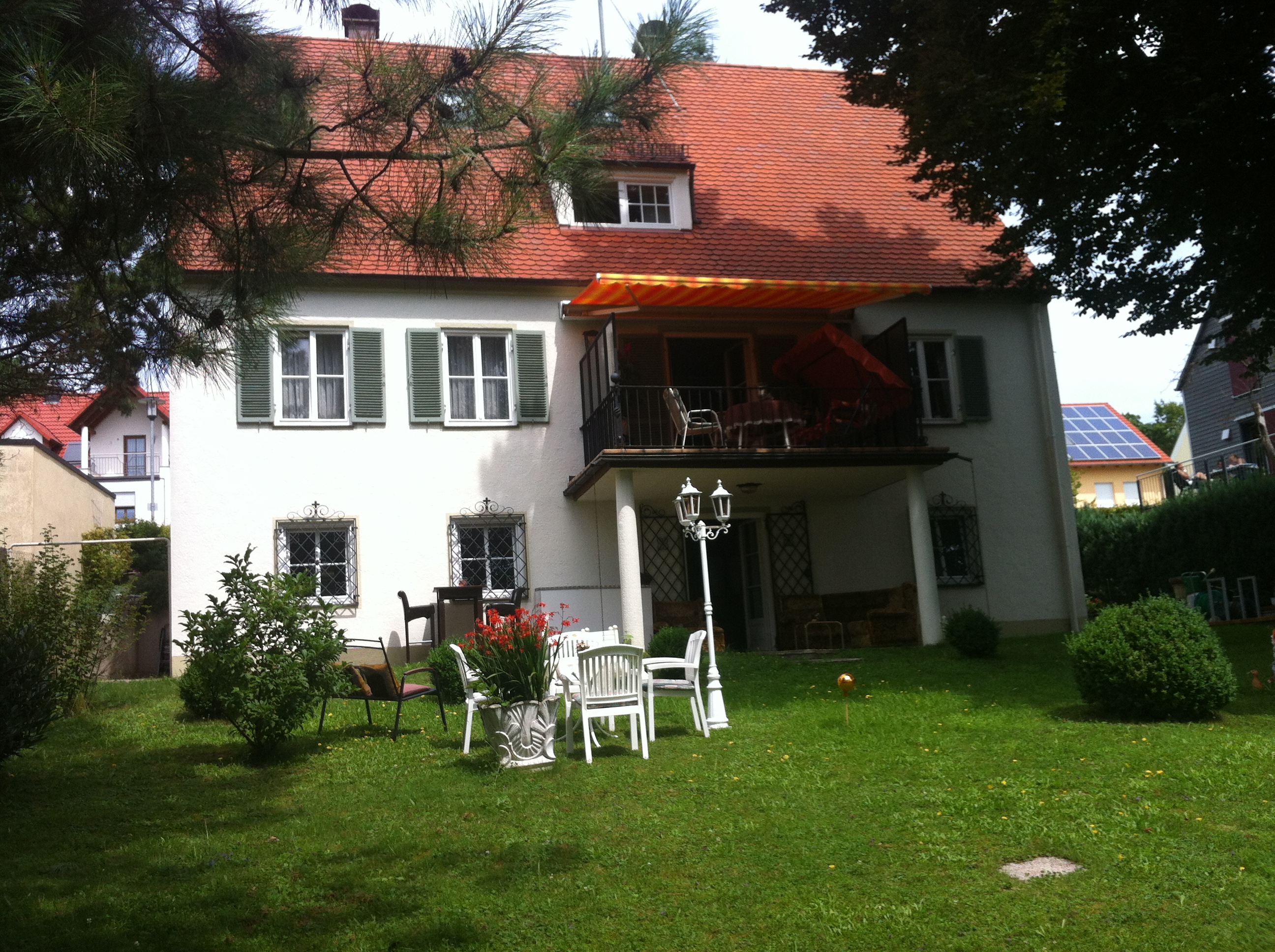 Pensionen - Nördlingen - Garten - Haus Gertrud
