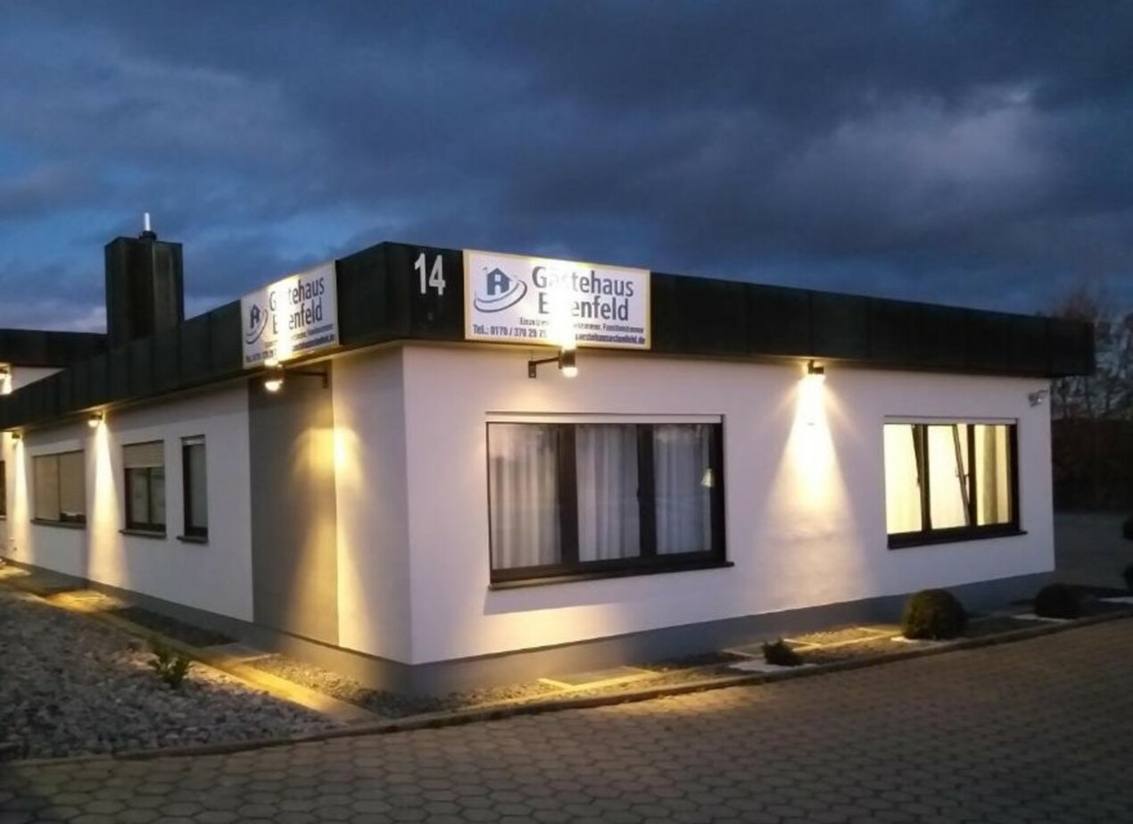 Pensionen - Parkplatz: kostenlos bei der Pension - Franken - Aussenansicht - Gästehaus Estenfeld