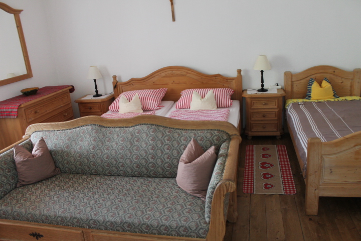 Haus Hörterer Zimmerkategorien Zimmer Nr. 1 für 2-3 Perosnen mit EtagenDU/WC/Balkon