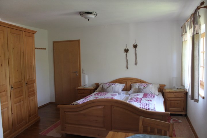 Haus Hörterer Zimmerkategorien Zimmer Nr. 5 für 2-3 Personen mit DU/WC/TV