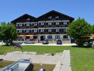Frühstückspension: Gästehaus Grünäugl am See