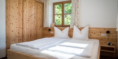 Pensionen - Bruckmühl (Landkreis Rosenheim) - Ferienwohnung Schlafzimmer - Gästehaus Becher