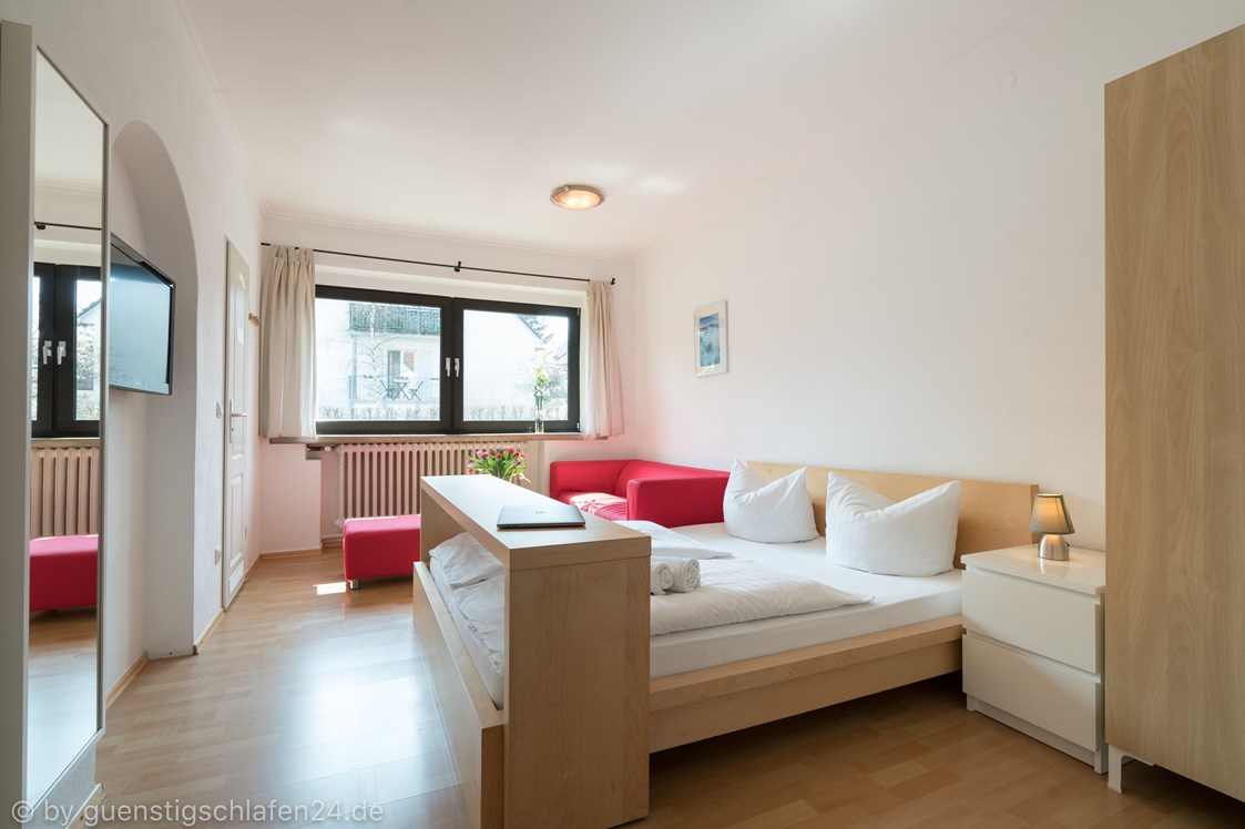 Frühstückspension: Doppelzimmer in der Verdistr. 21 - guenstigschlafen24.de ... die günstige Alternative zum Hotel