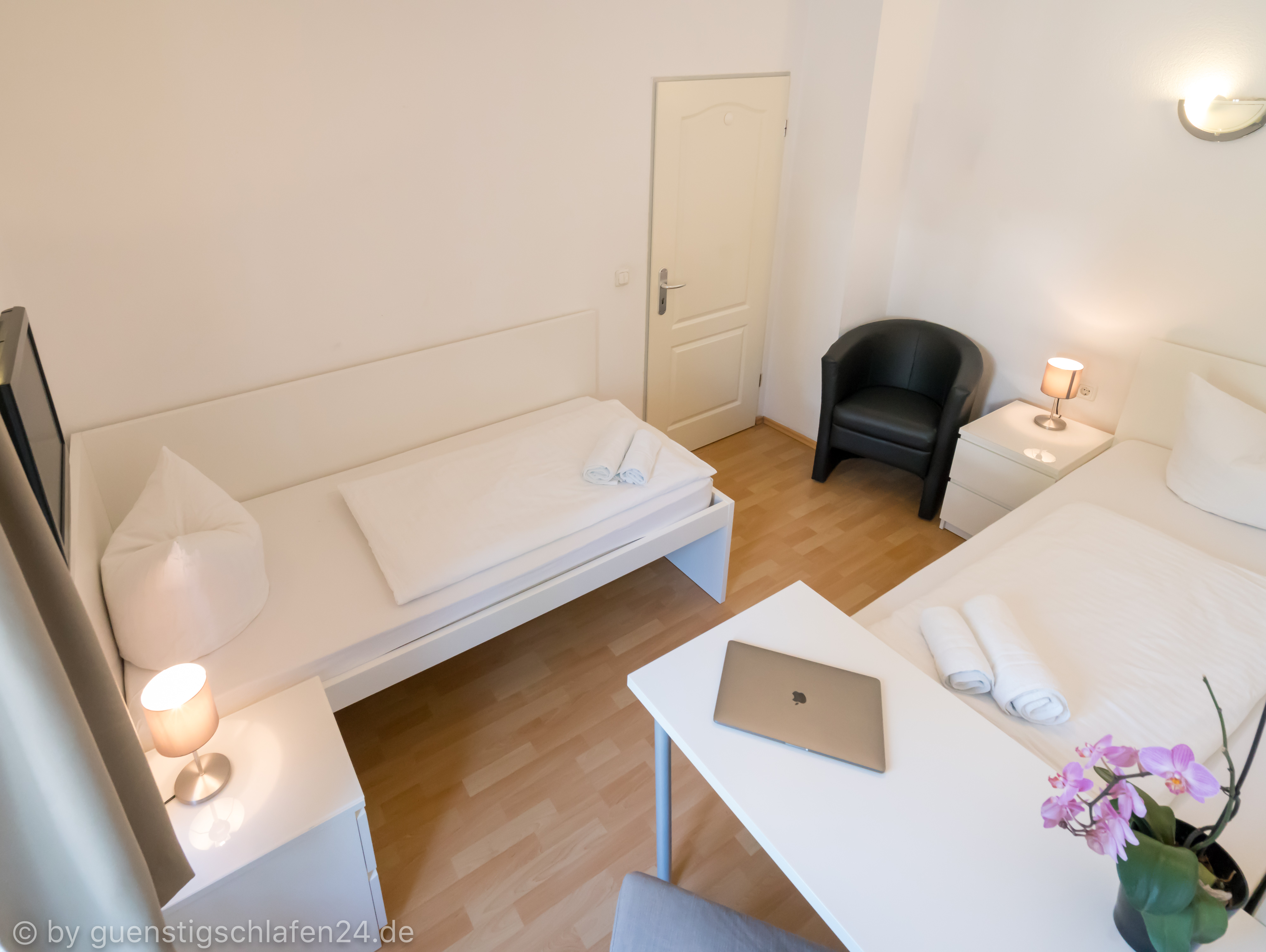 Frühstückspension: Zweibettzimmer in der Verdistr. 90 - guenstigschlafen24.de ... die günstige Alternative zum Hotel