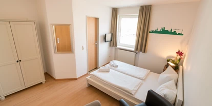 Pensionen - Restaurant - München - Doppelzimmer in der Verdistr. 131 - guenstigschlafen24.de ... die günstige Alternative zum Hotel