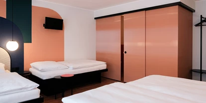 Pensionen - Restaurant - München - Vierbettzimmer mit eigenem Bad - The Dot