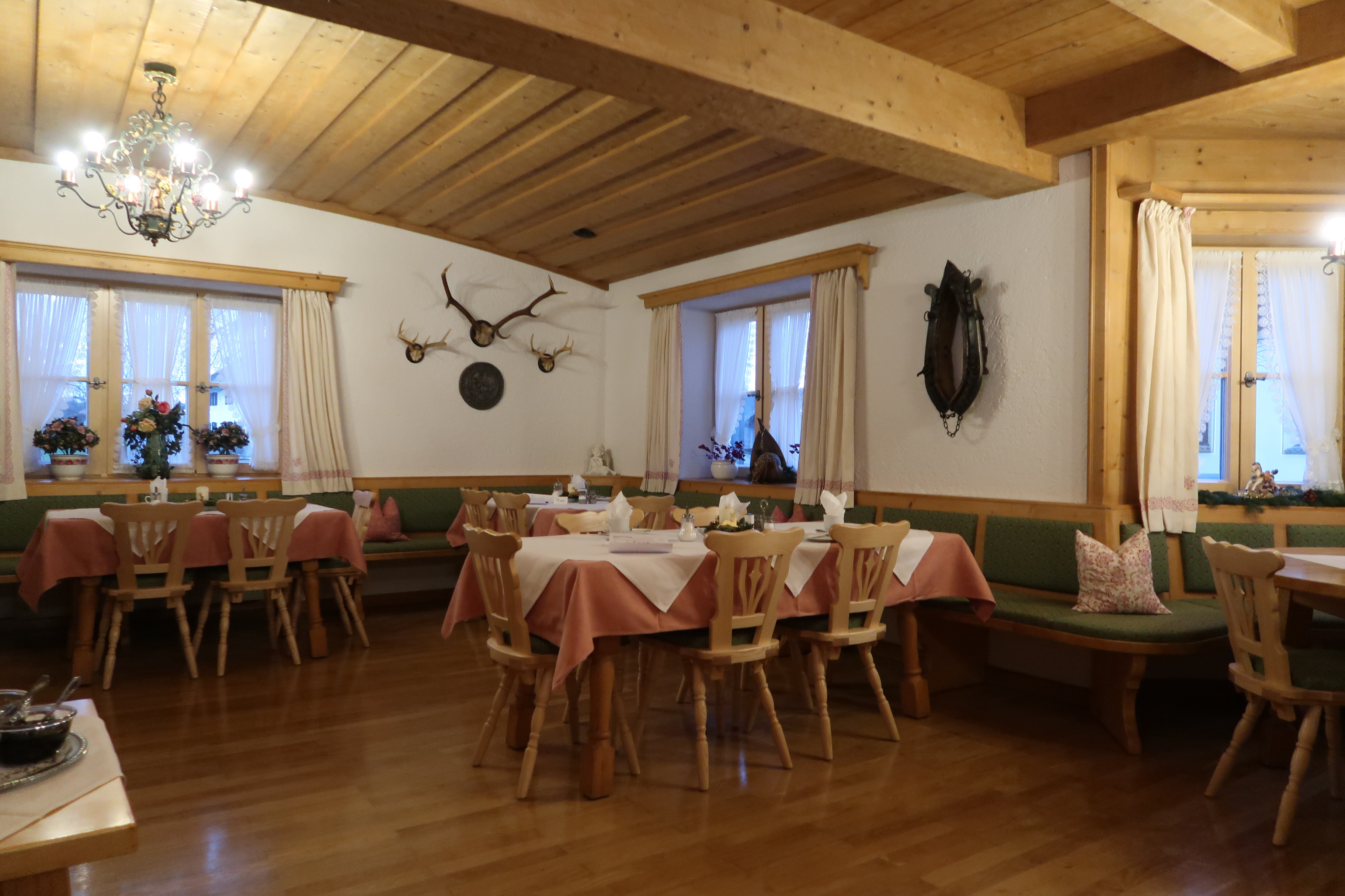 Pensionen - Bayern - Unsere gemütliche Gaststube - Pension St. Leonhard