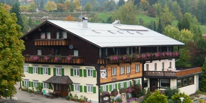 Pensionen - Balkon - Oberstdorf - Haupthaus im Sommer 2018 - Pension Zum Engel