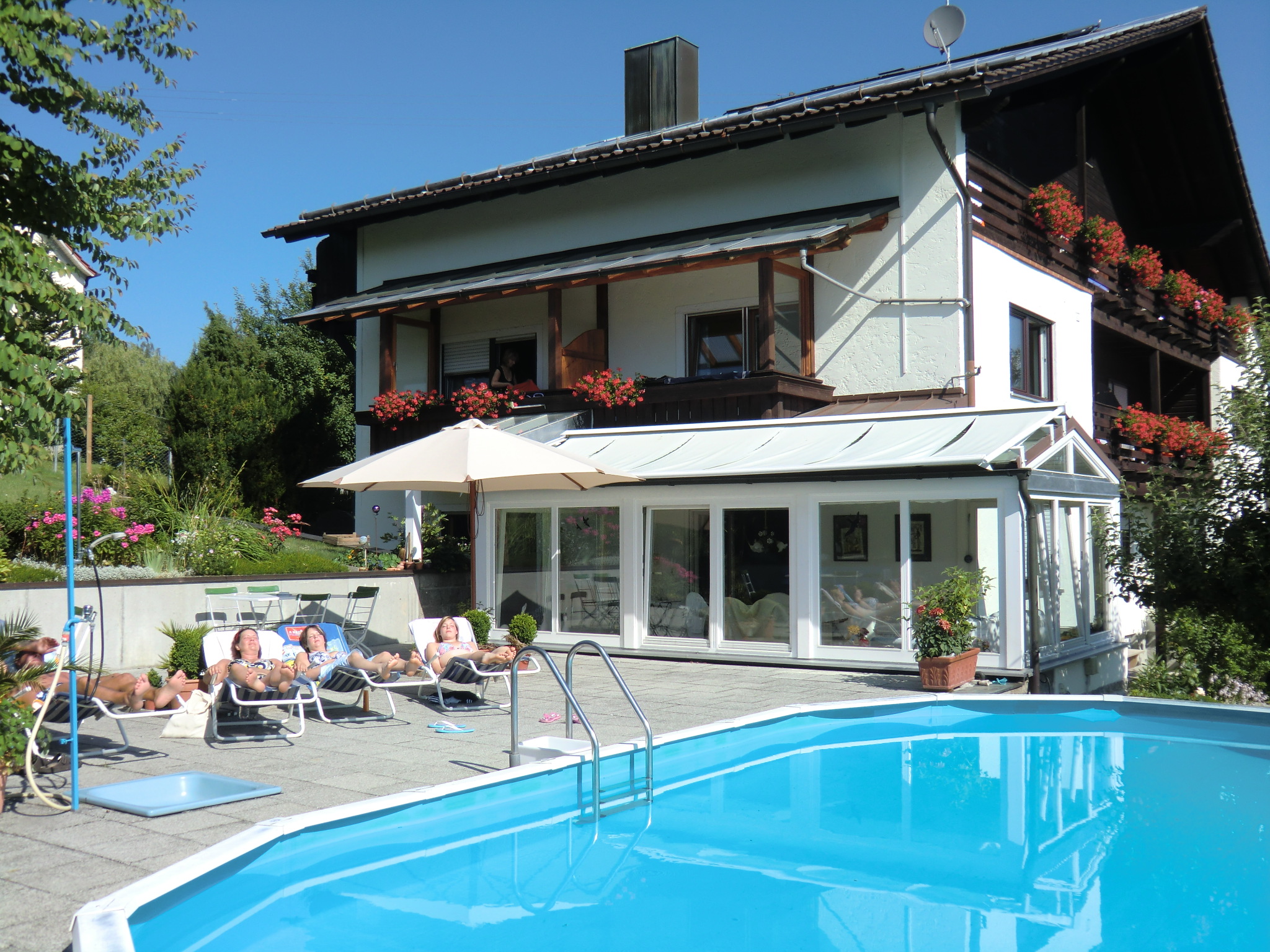 Pensionen - Art der Pension: Ferienwohnung - Rattiszell - Solarbeheizter Pool - Ferienpension, Ferienwohnungen, Fremuth