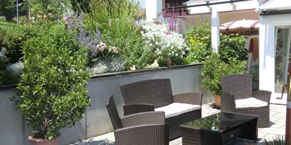 Pensionen - Mitterfels - Terrasse mit Liegen - Ferienpension, Ferienwohnungen, Fremuth