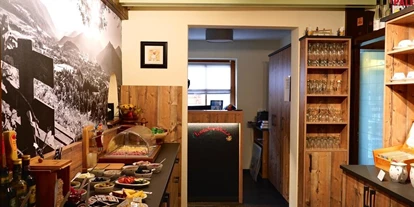 Pensionen - Kössen - Frühstücksbuffet - Hotel Garni *** Landhaus Traunbachhäusl