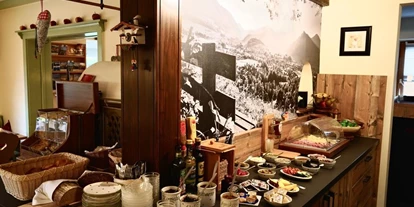 Pensionen - Kössen - Buffet - Hotel Garni *** Landhaus Traunbachhäusl