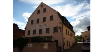 Pensionen - Parkplatz: kostenlos bei der Pension - Franken - Schnapsbrenner Außenansicht - Landgasthof zum Schnapsbrenner