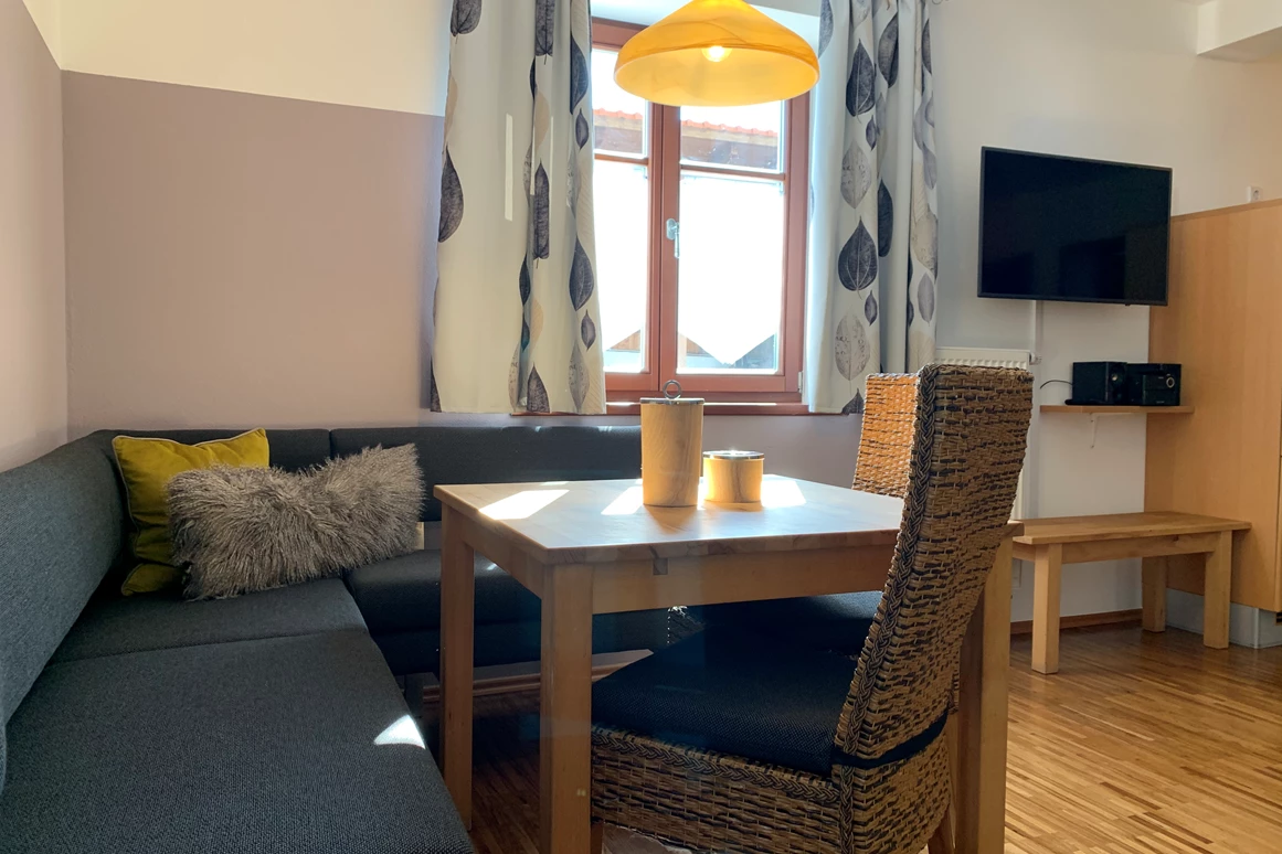 Frühstückspension: Wohn-/Essbereich Ferienwohnung - Pension Kramerhof