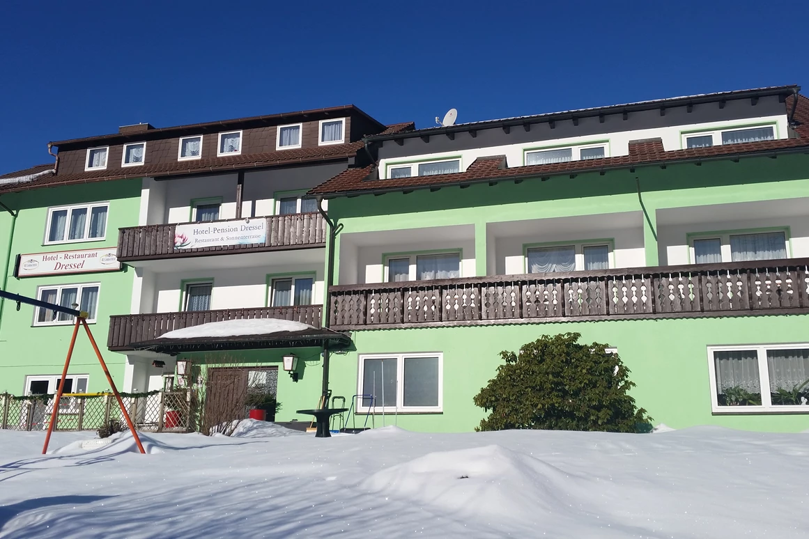Frühstückspension: Hotel-Pension Dressel im Winter - Gruppenferienhäuser & Hotel-Pension Dressel