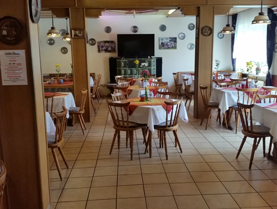 Frühstückspension: Gruppenraum / Restaurant - Gruppenferienhäuser & Hotel-Pension Dressel