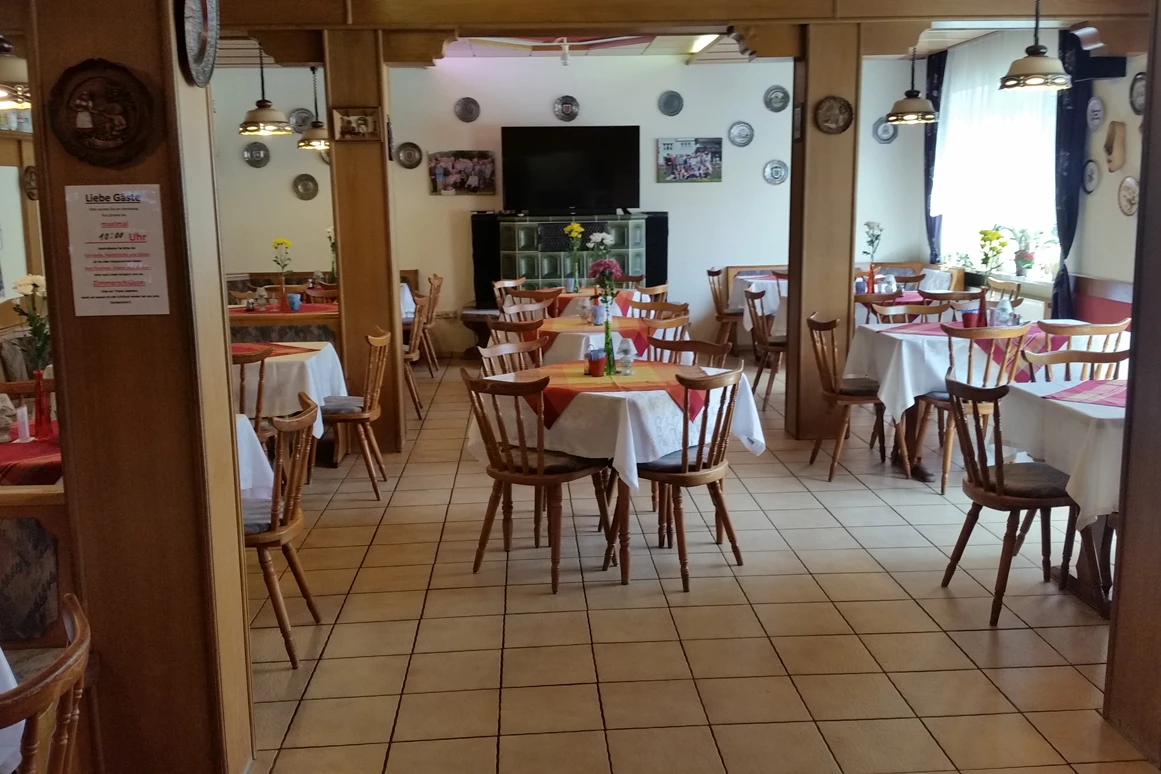 Frühstückspension: Gruppenraum / Restaurant - Gruppenferienhäuser & Hotel-Pension Dressel