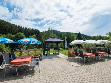 Frühstückspension: Terrasse - Gruppenferienhäuser & Hotel-Pension Dressel