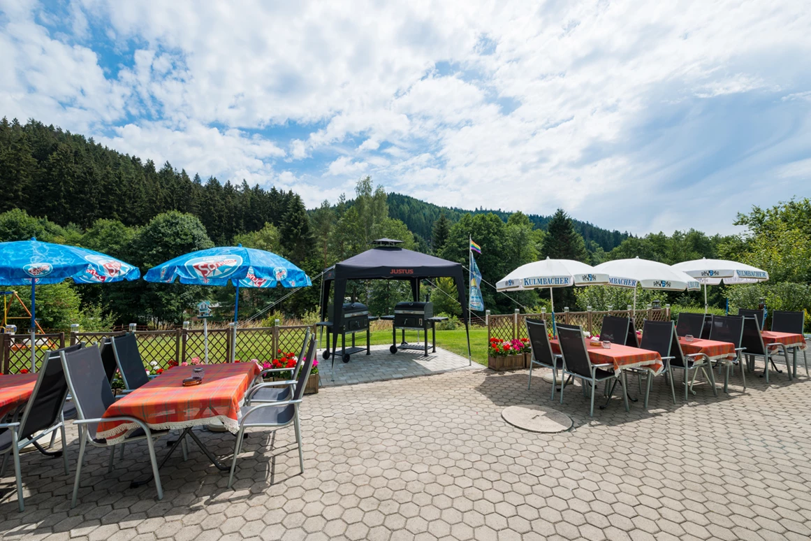 Frühstückspension: Terrasse - Gruppenferienhäuser & Hotel-Pension Dressel