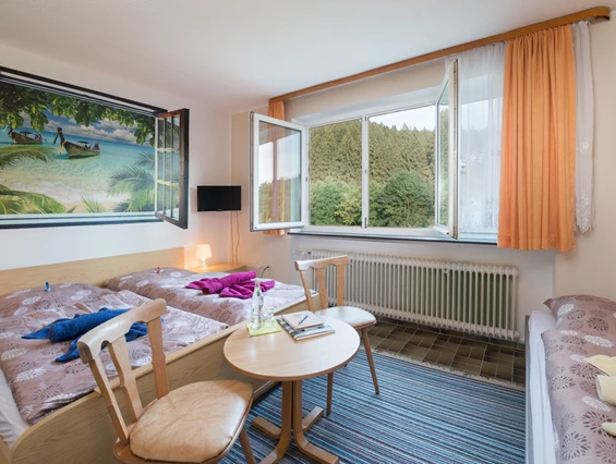 Frühstückspension: Dreibettzimmer - Gruppenferienhäuser & Hotel-Pension Dressel