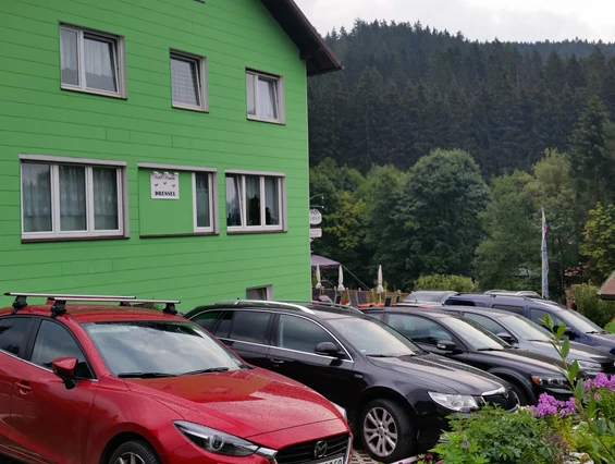 Frühstückspension: weitere Parkplätze - Gruppenferienhäuser & Hotel-Pension Dressel
