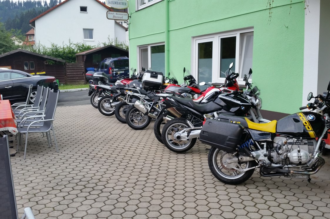 Frühstückspension: Motorradplätze - Gruppenferienhäuser & Hotel-Pension Dressel