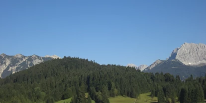 Pensionen - Parkplatz: kostenlos bei der Pension - Seefeld in Tirol - Landhaus Elena in Leutasch/Seefeld/Tirol
