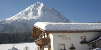Pensionen - Parkplatz: kostenlos bei der Pension - Seefeld in Tirol - Landhaus Elena in Leutasch/Seefeld/Tirol