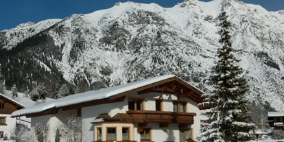 Pensionen - Parkplatz: kostenlos bei der Pension - Seefeld in Tirol - Landhaus Elena in Leutasch/Seefeld/Tirol