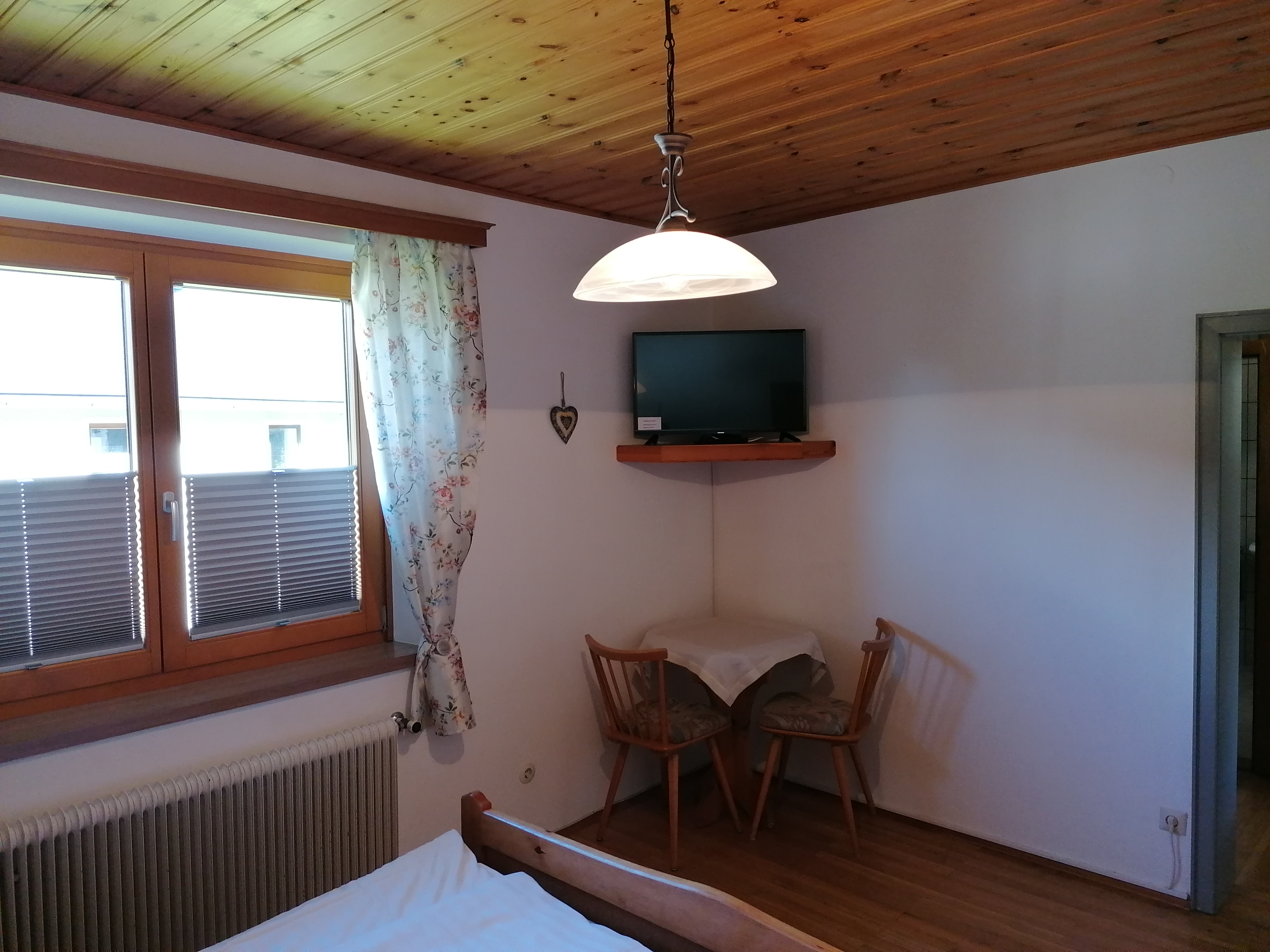 Frühstückspension: Doppelzimmer mit Südbalkon - Gästehaus Holzfeind