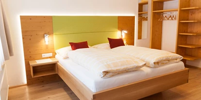 Pensionen - Parkplatz: kostenlos bei der Pension - Hallstatt - Dreibettzimmer mit Balkon - B&B Landhaus Vierthaler